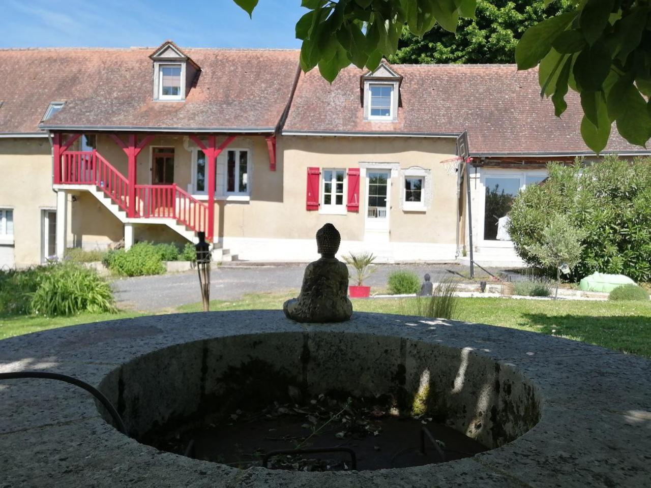 Maison De Charme Pres De Beauval Saint-Cyran-du-Jambot Exterior photo